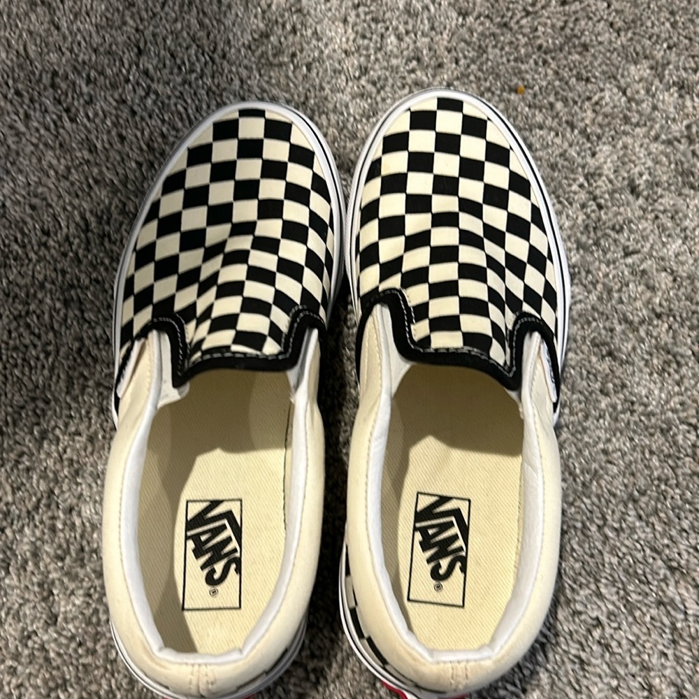 New Van shoes. Never worn. Youth size 3.